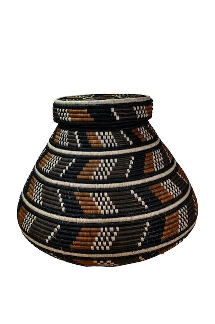 Isichumo Zulu Lidded Basket by Angeline Masuku